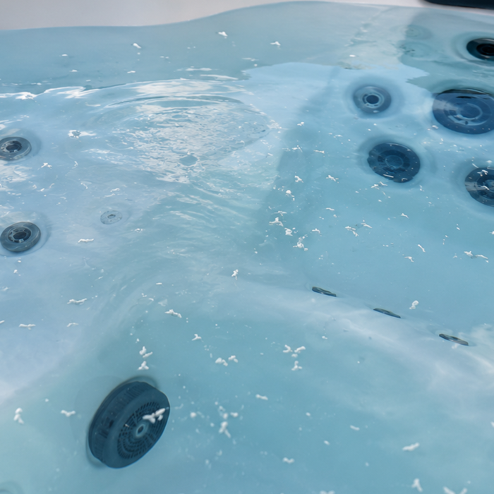 Algues blanches dans le spa : que faire ?