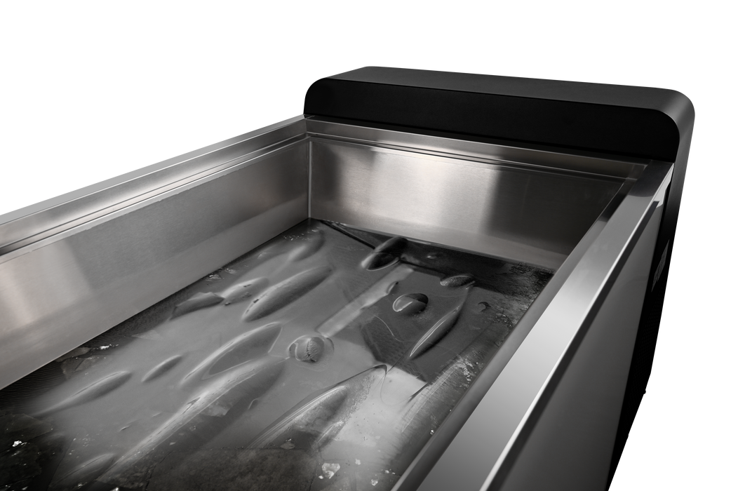 Bassin de cryothérapie Aquavia Spa installé dans une salle de sport, compact et design