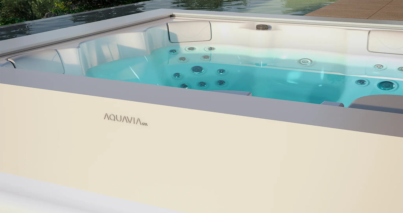Jacuzzi Cube Ergo Aquavia avec chromothérapie LED Colour Sense Provence Spa
